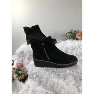 Bandolino Rhena2 Black Suede Wedge Bootie 8.5 Faux Fur Collar Zipper Closure